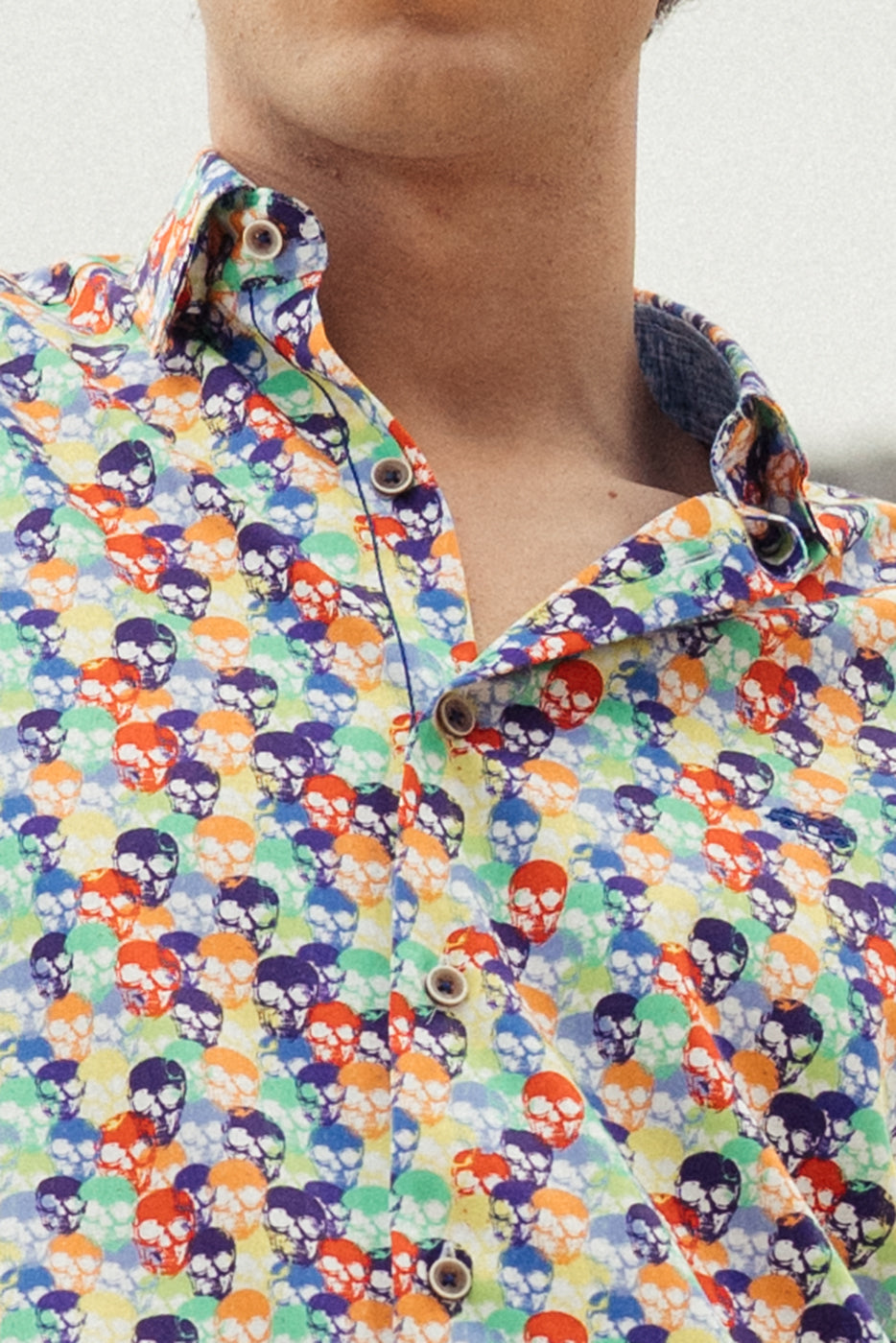 Camisa hombre estampada calaveras multicolor