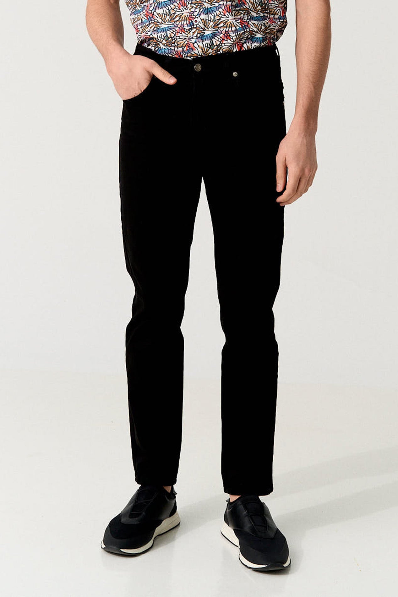 PANTALÓN NEGRO DENIM STRETCH