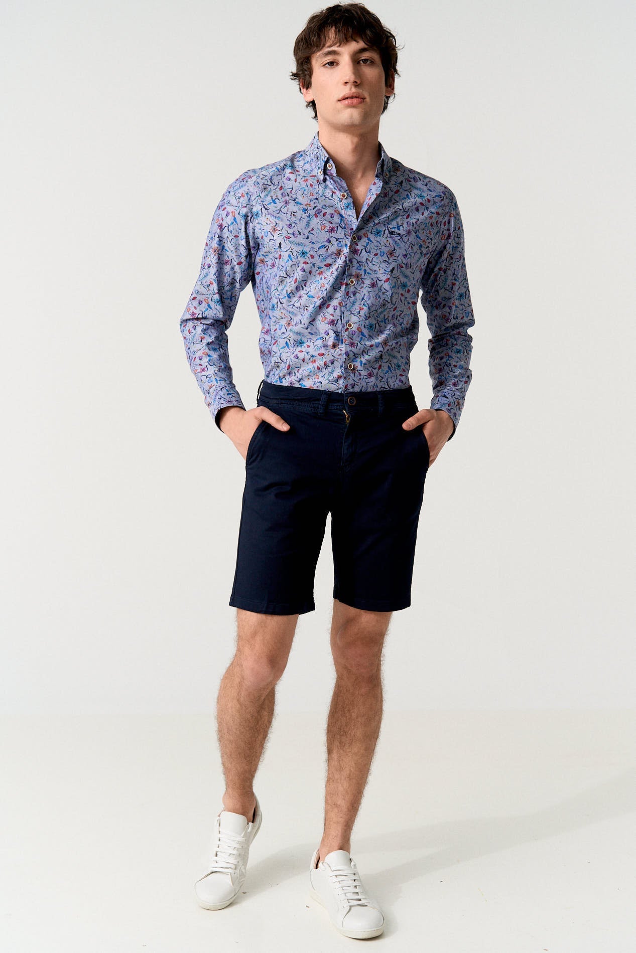 Bermuda básica elástica marino