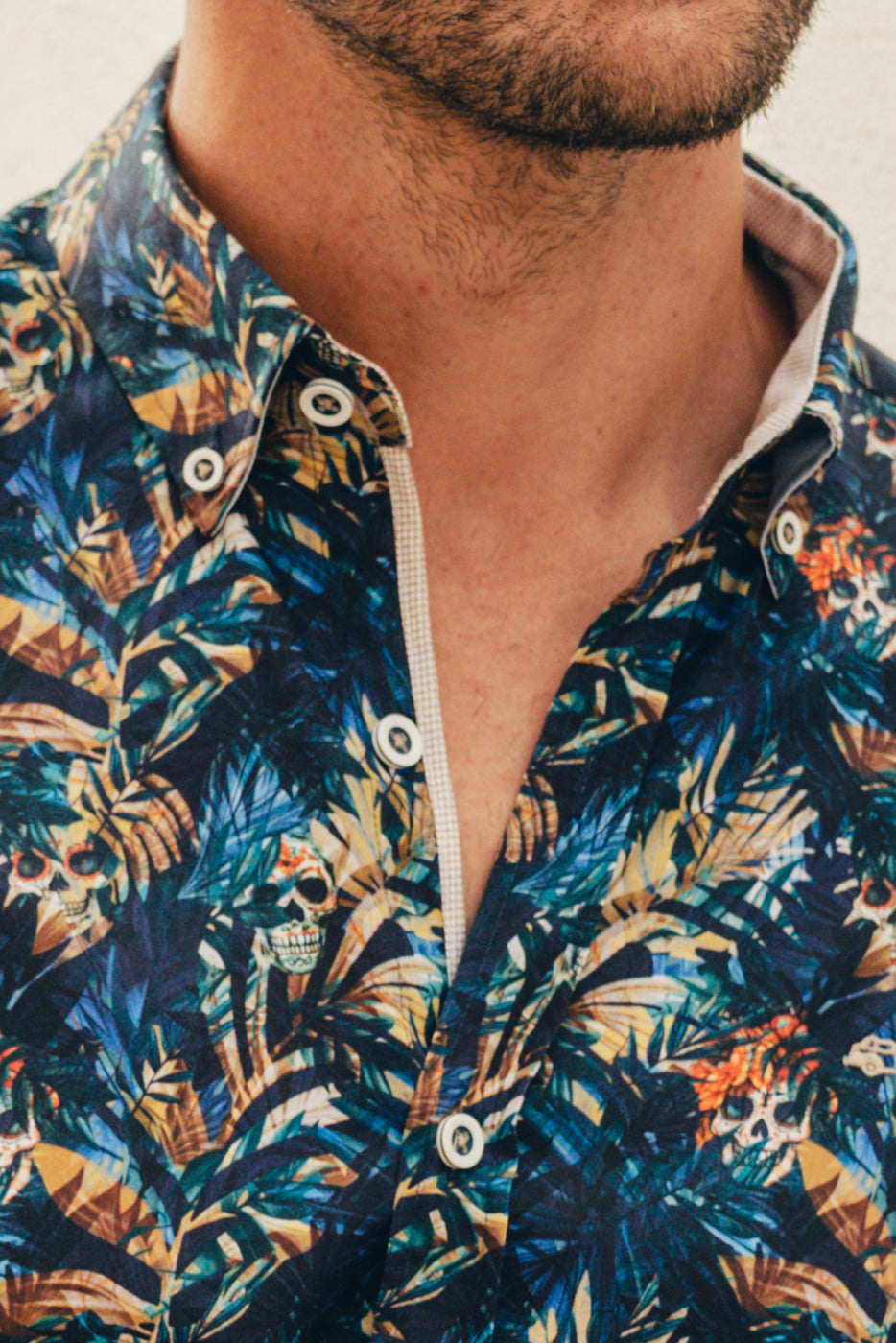 Camisa estampado selva con calaveras