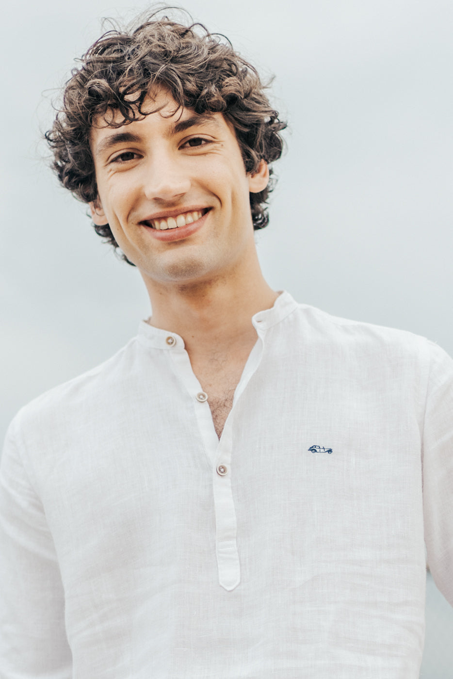 Camisa polera de lino blanco