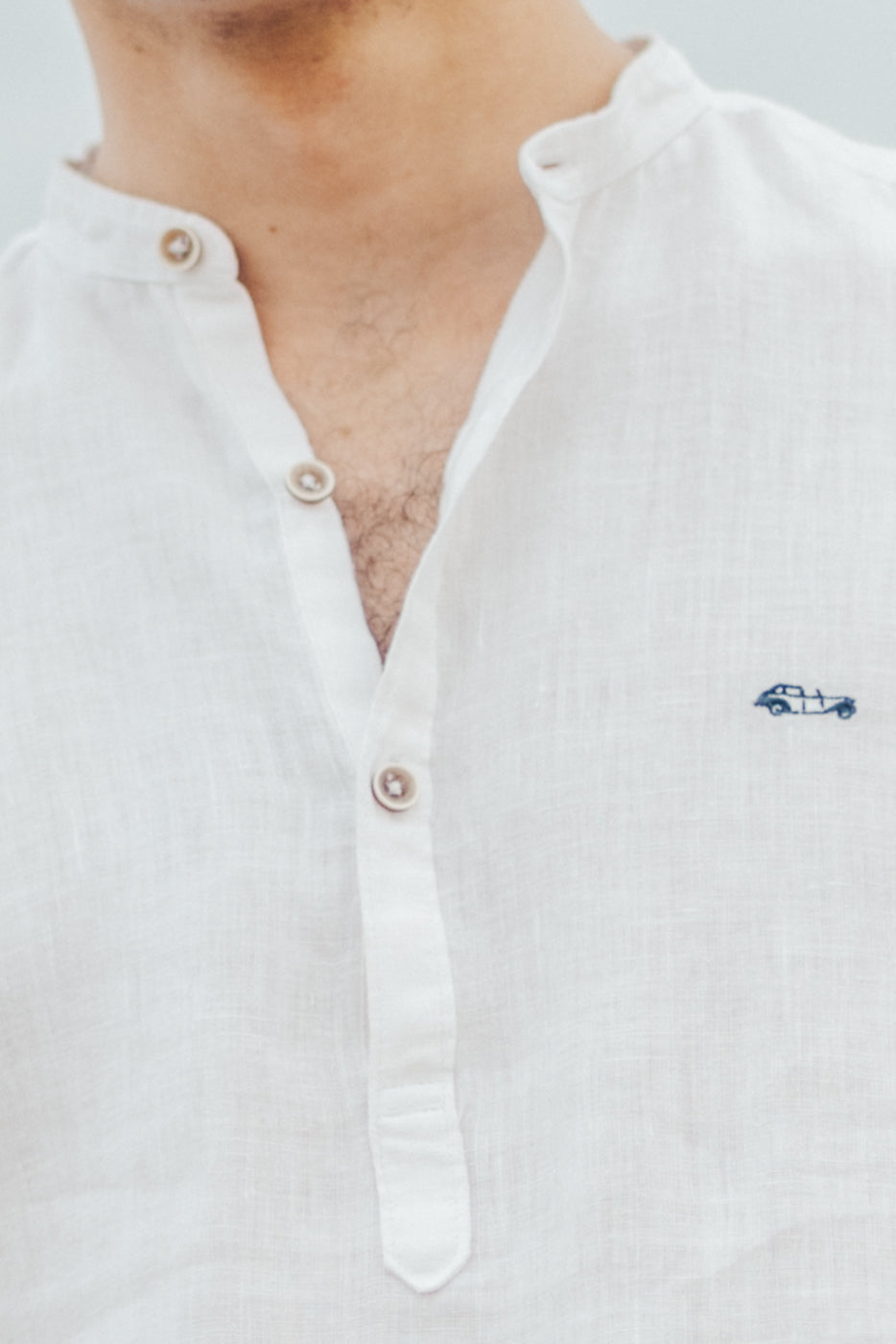 Camisa polera de lino blanco