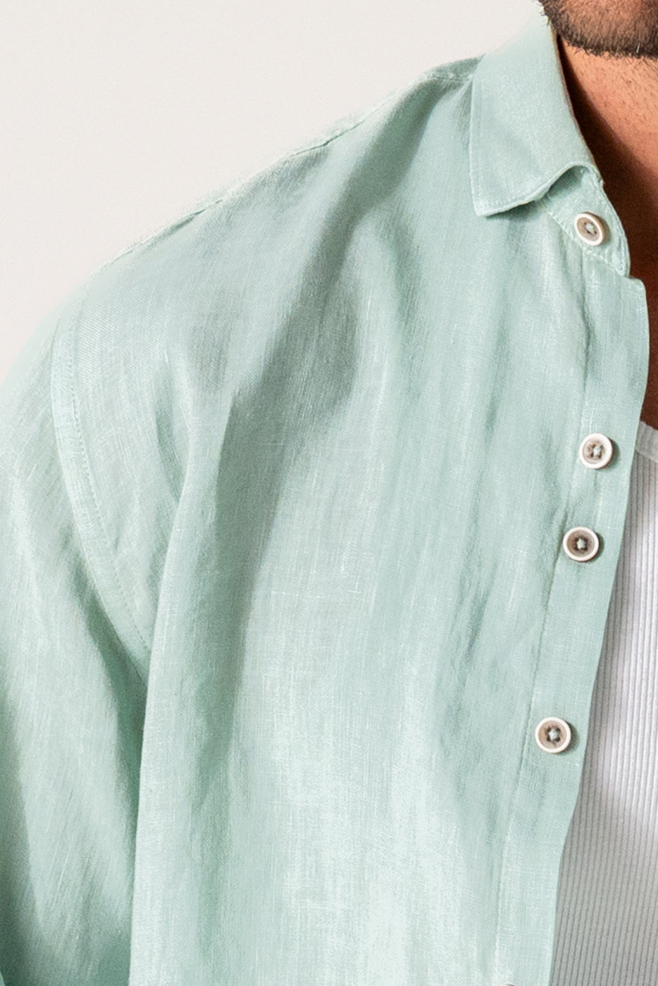 Camisa lisa hombre en verde