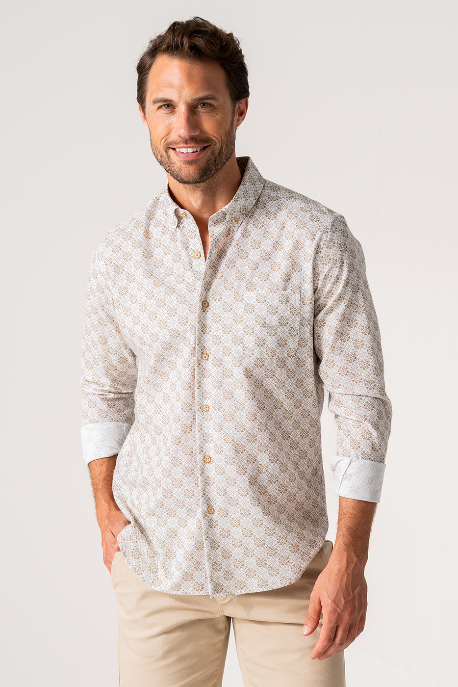 Camisa estampado beige slim fit hombre