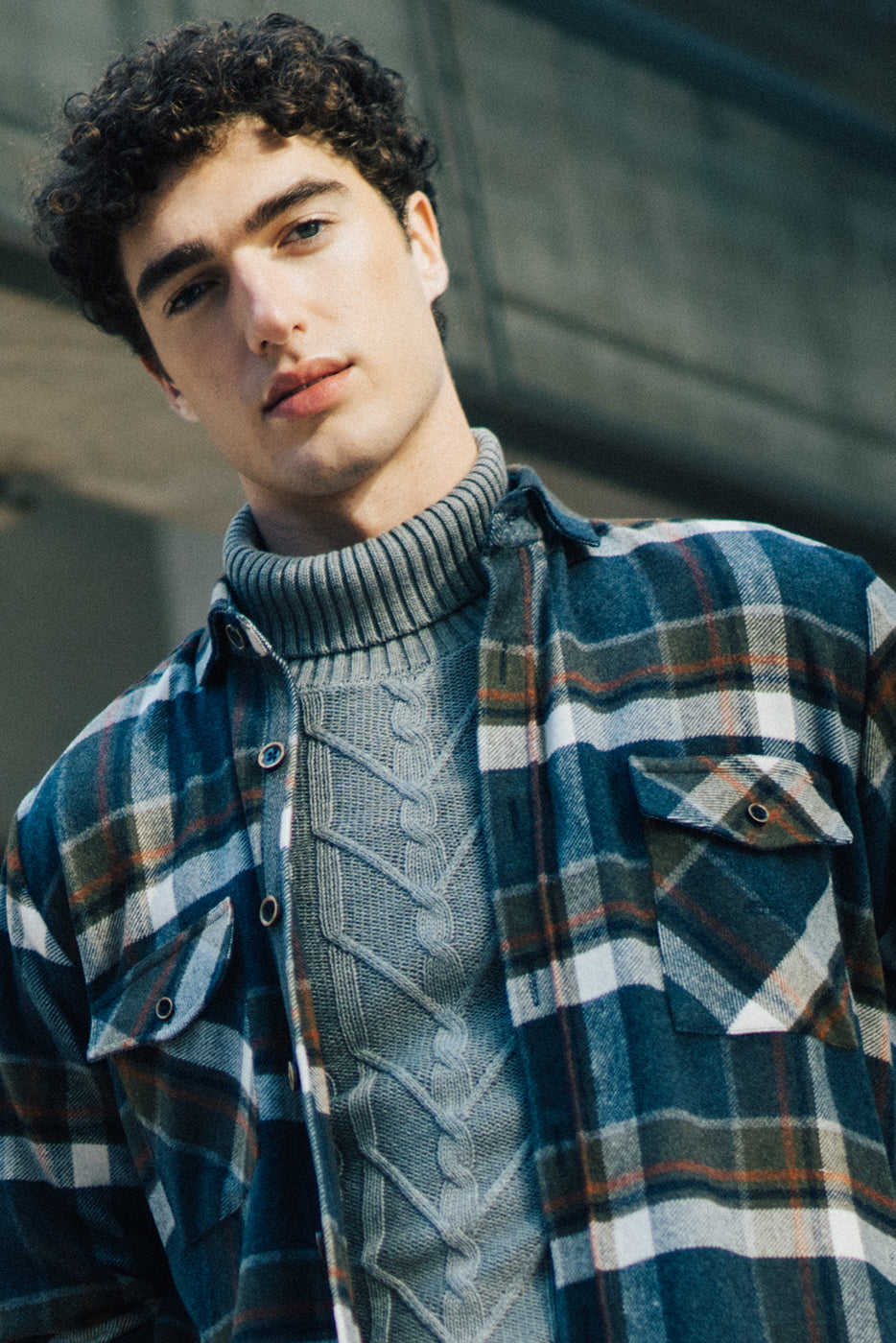 Sobrecamisa cuadros azul con bolsillos grandes con solapa