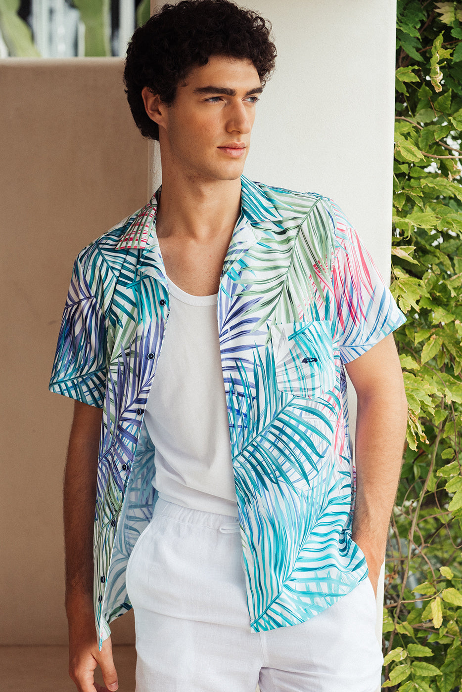 Camisa bowling hombre estampada hojas de palma