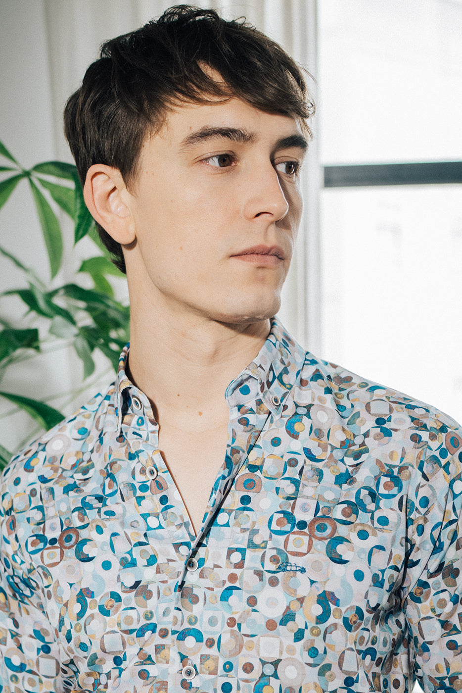 Camisa hombre estampado abstracto colores slim fit